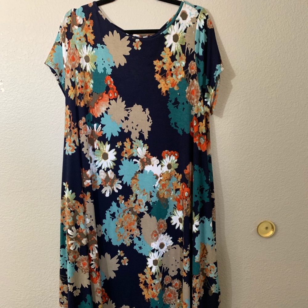 Floral dress with pockets